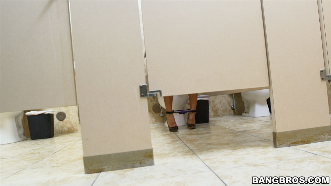 How to sexually harass your secretary properly