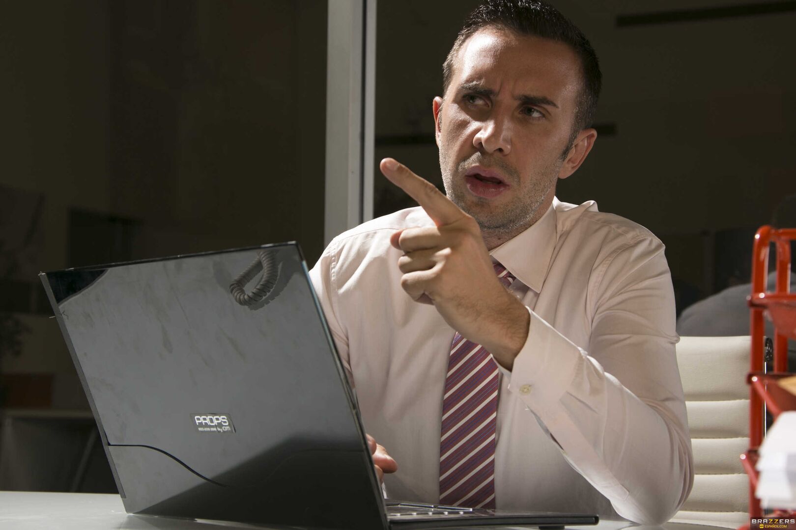 Chorreándose en el Trabajo