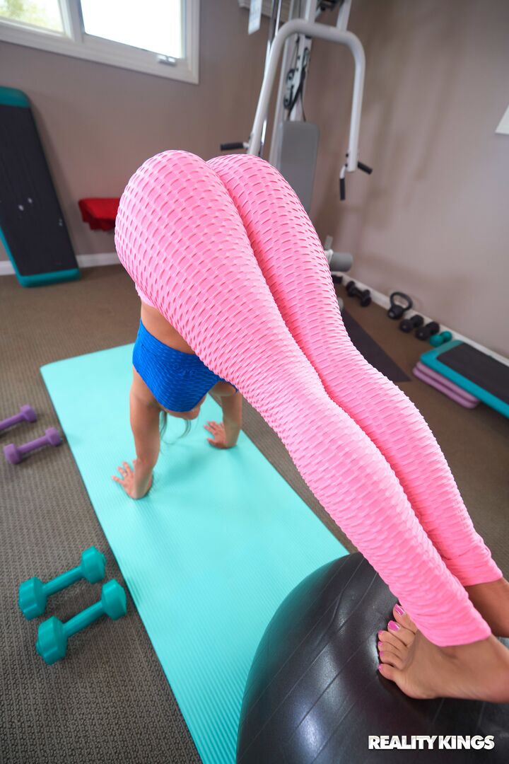 Grabbing Tru's Butt at the Gym