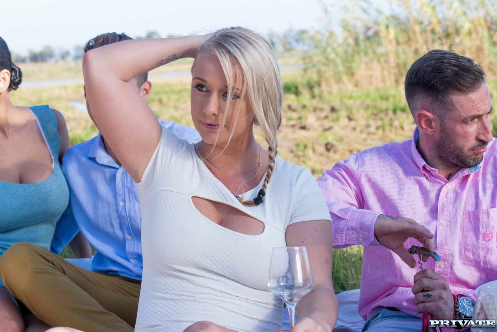 Kira Queen, Bambi Bella and Crystal Swift, in country orgy