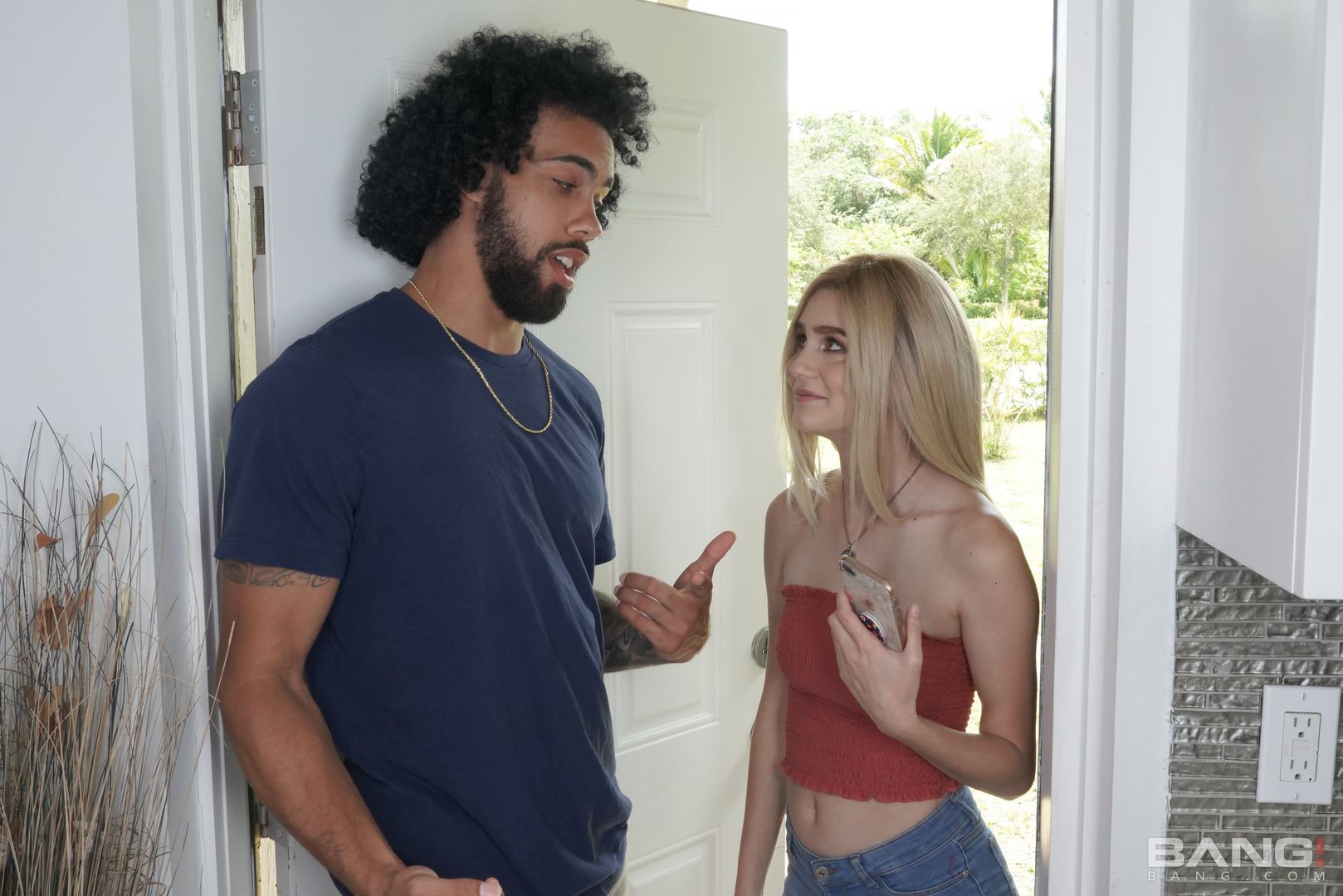 Alicia Williams Gets Tipped Extra For Her Sexual Favors