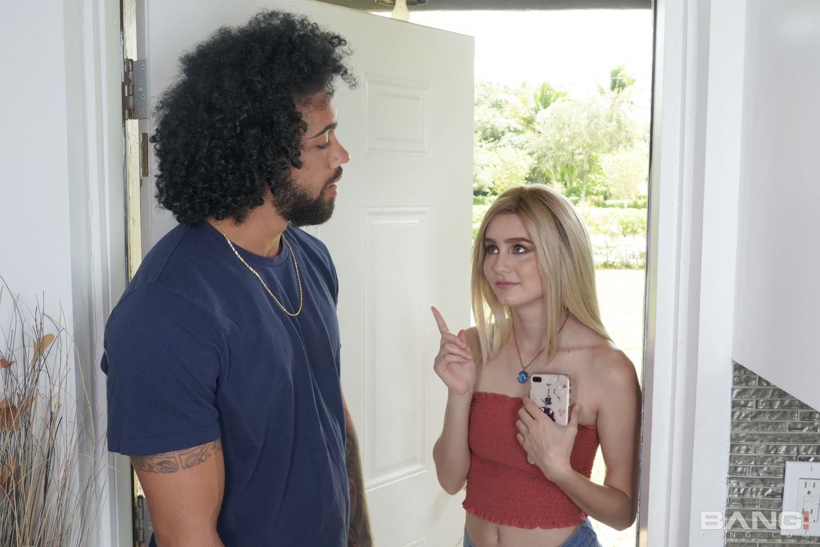 Alicia Williams Gets Tipped Extra For Her Sexual Favors