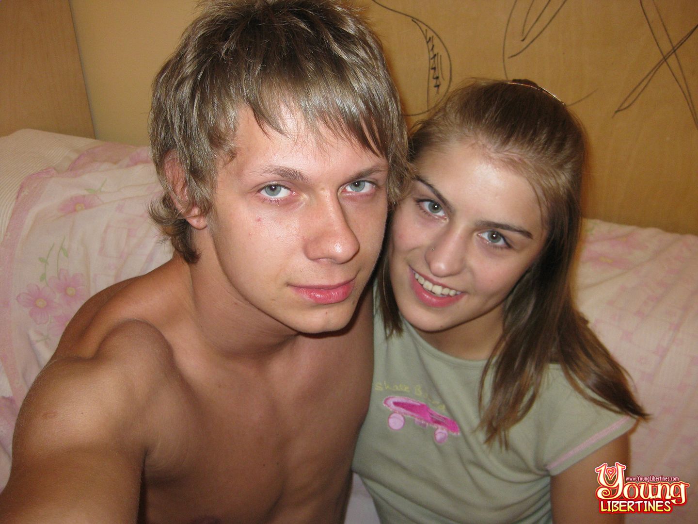 TEENS MAKE PORN AT HOME