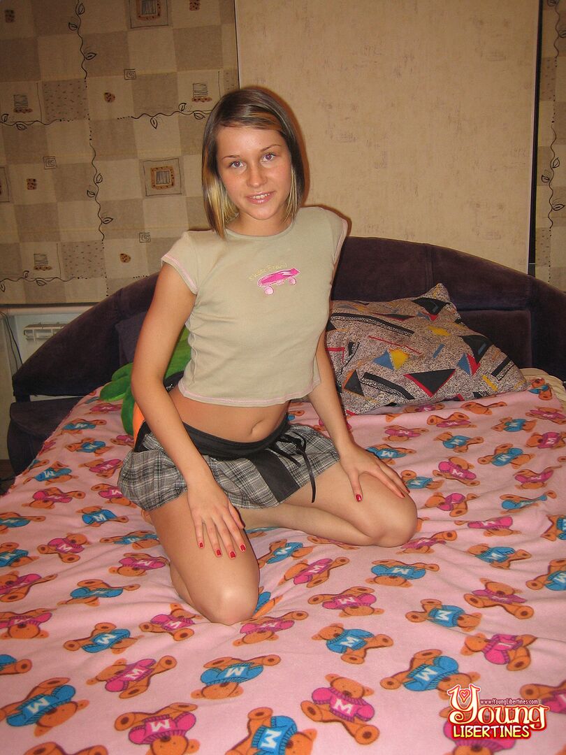 DILDO FUCK SHOT ON CAMERA