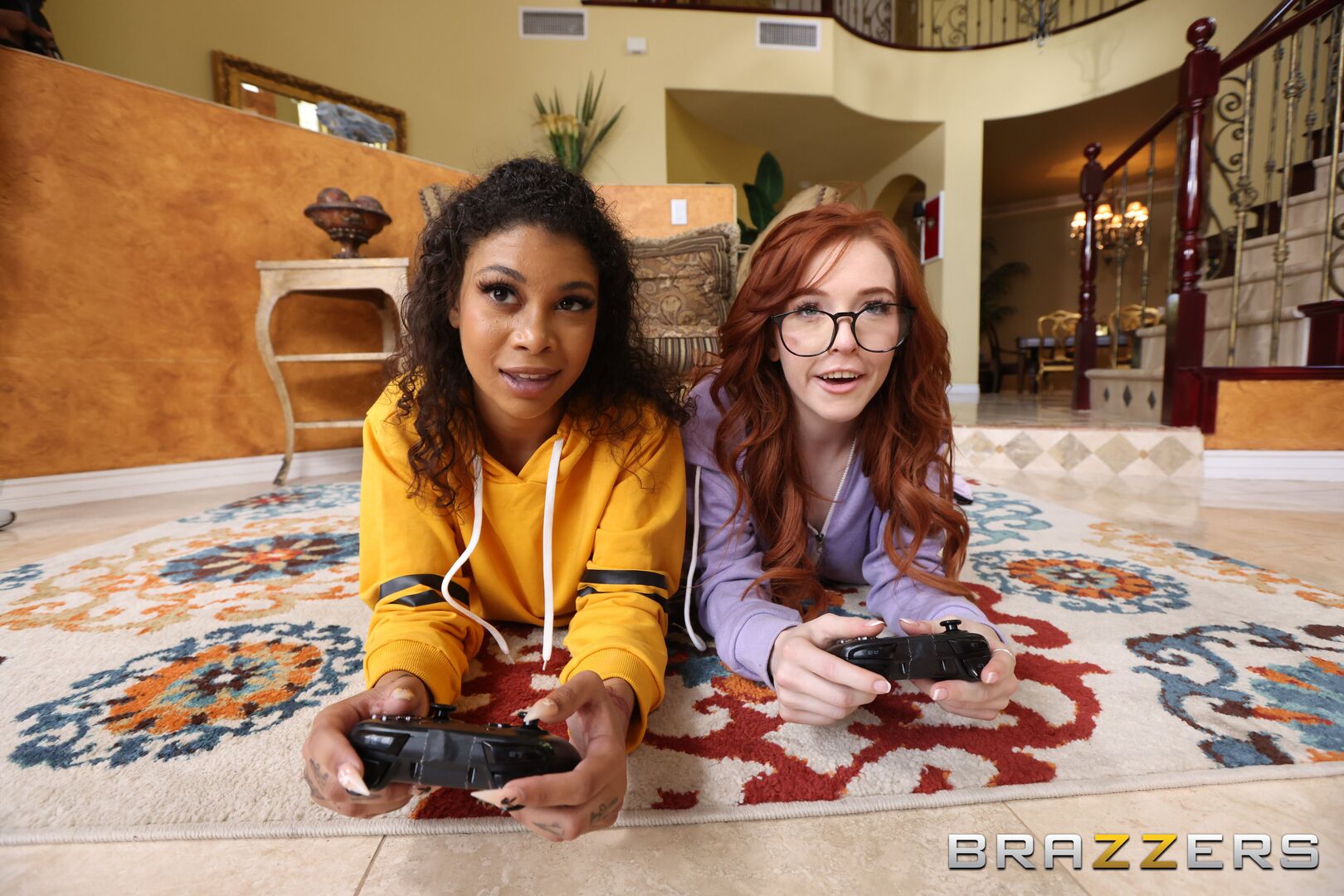 Gamer Girl Threesome Action