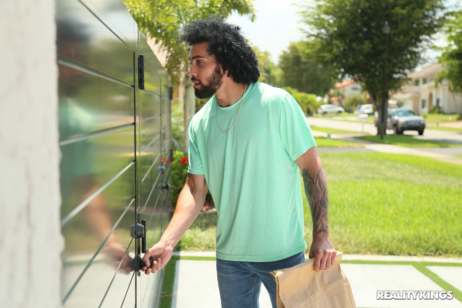 Social Sluts Blow Delivery Guy Underwater