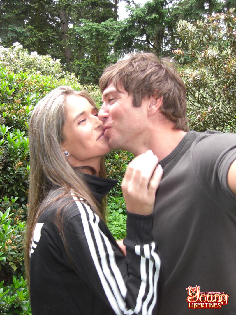 HOT BABE ASSFUCKED ON A MEADOW