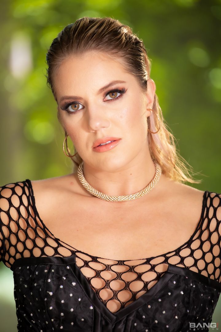 Candice Dare Rocks A Full Body Fishnet Outfit With Her Juicy Booty