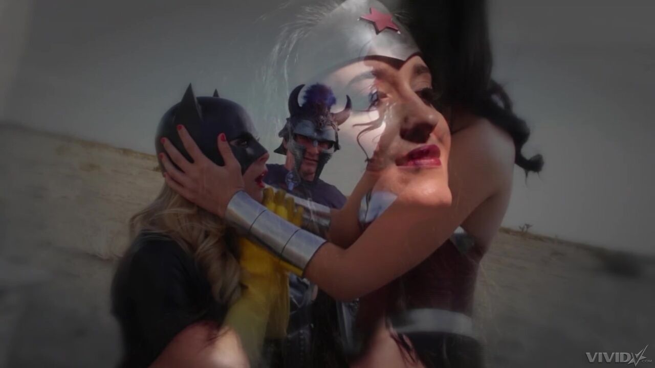 Wonder Woman XXX - Scene 3