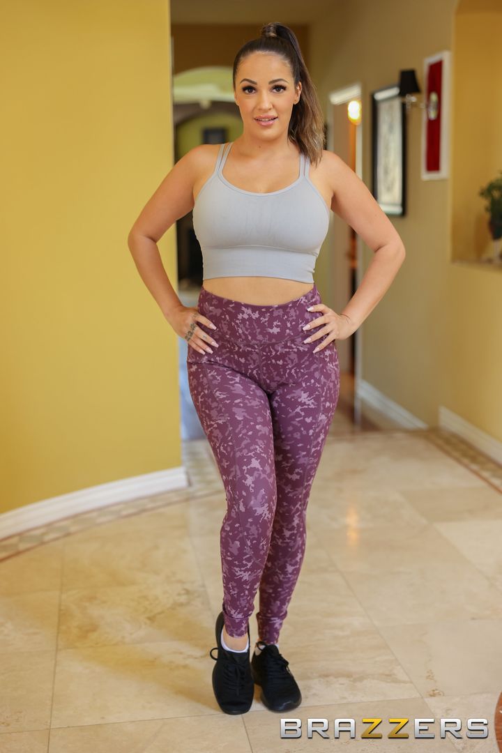 Jog By Threesome Pick Up