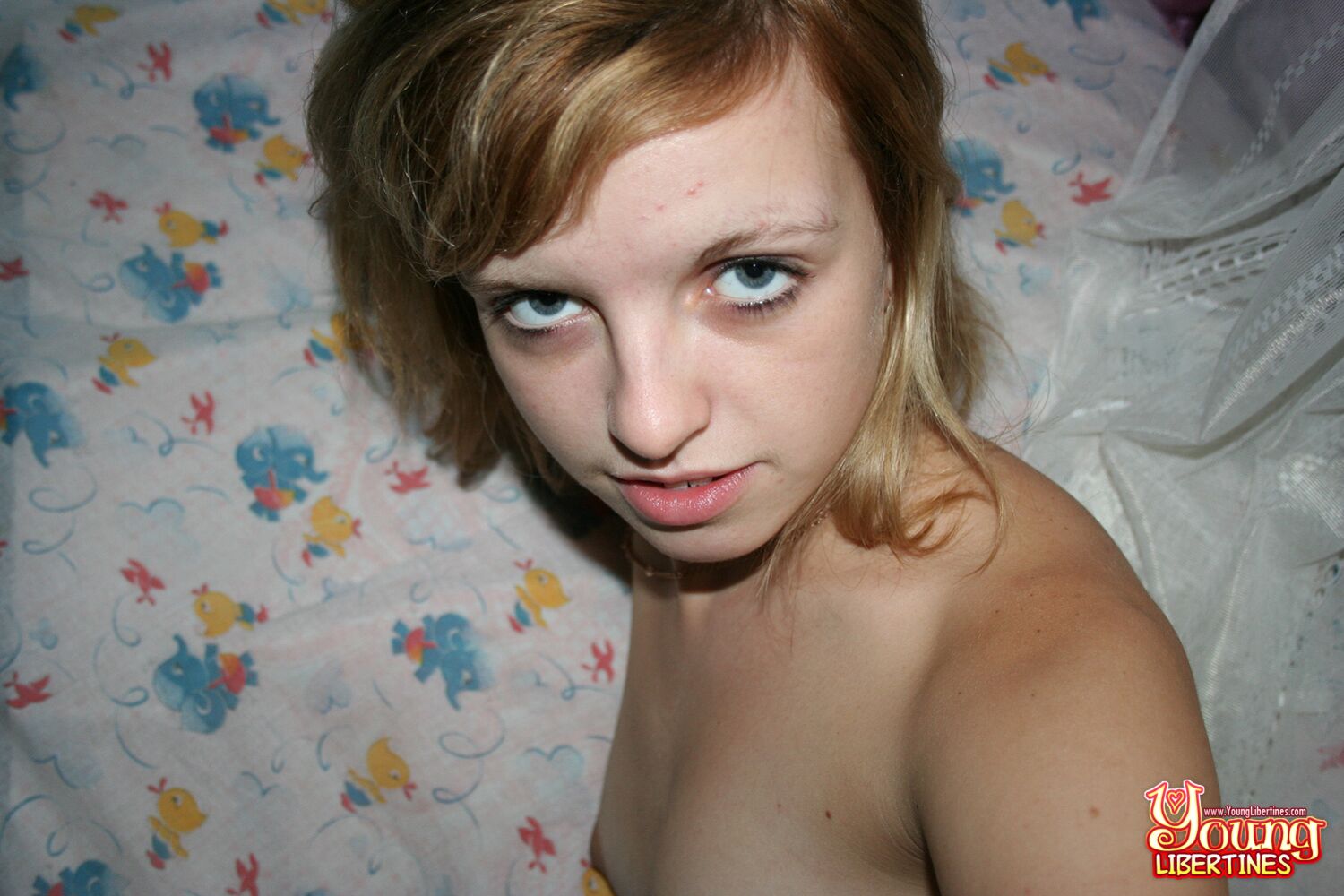 TIGHT TEEN LOVES IT DOGGYSTYLE