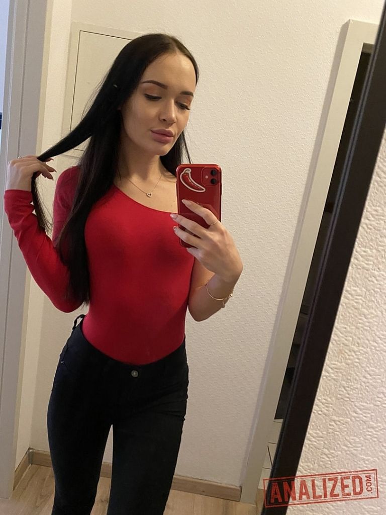 Sasha Sparrow: Fuck My Ass With the Lights Out