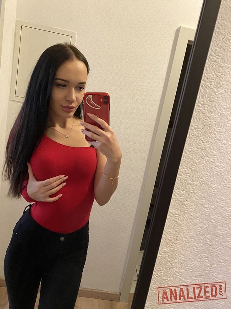 Sasha Sparrow: Fuck My Ass With the Lights Out
