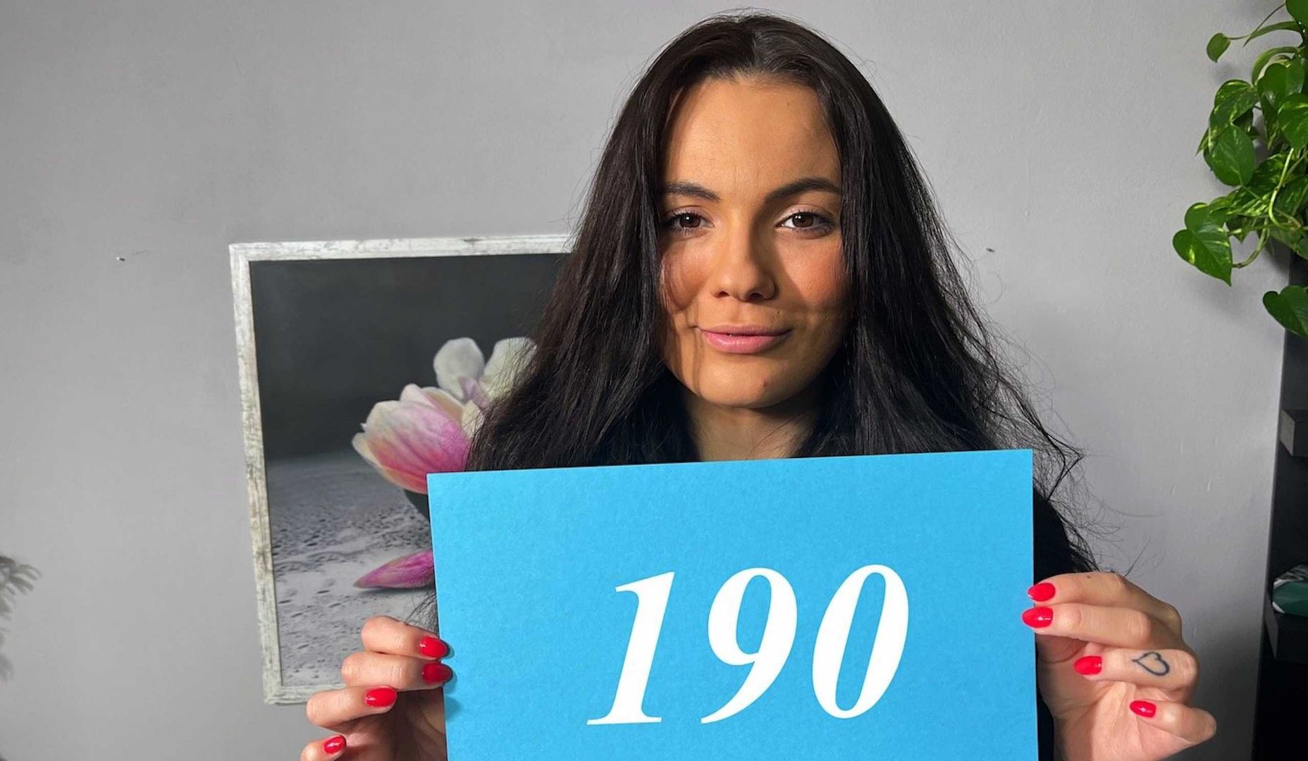 Sexy Czech milf shows off her sexual skills