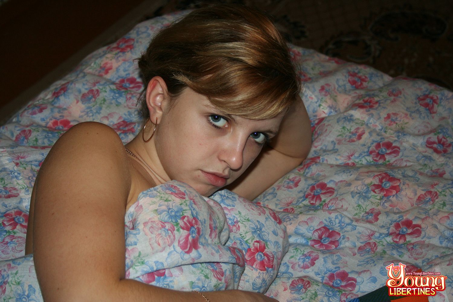 TEEN TASTES HER JUICES OFF COCK