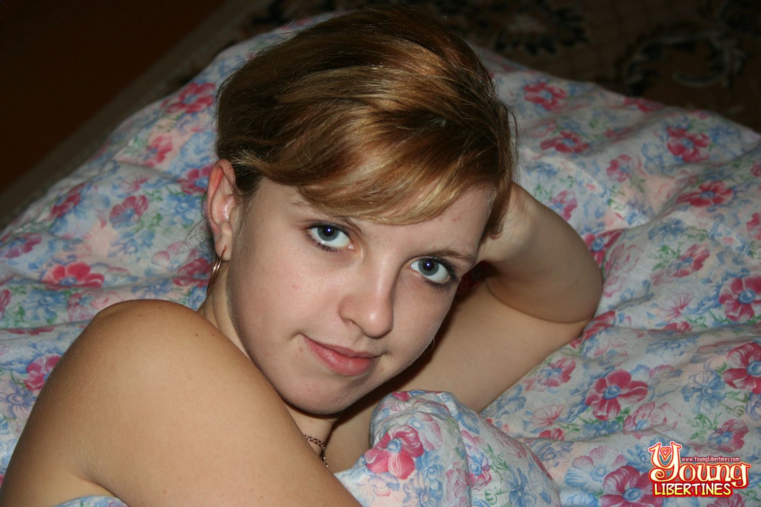 TEEN TASTES HER JUICES OFF COCK