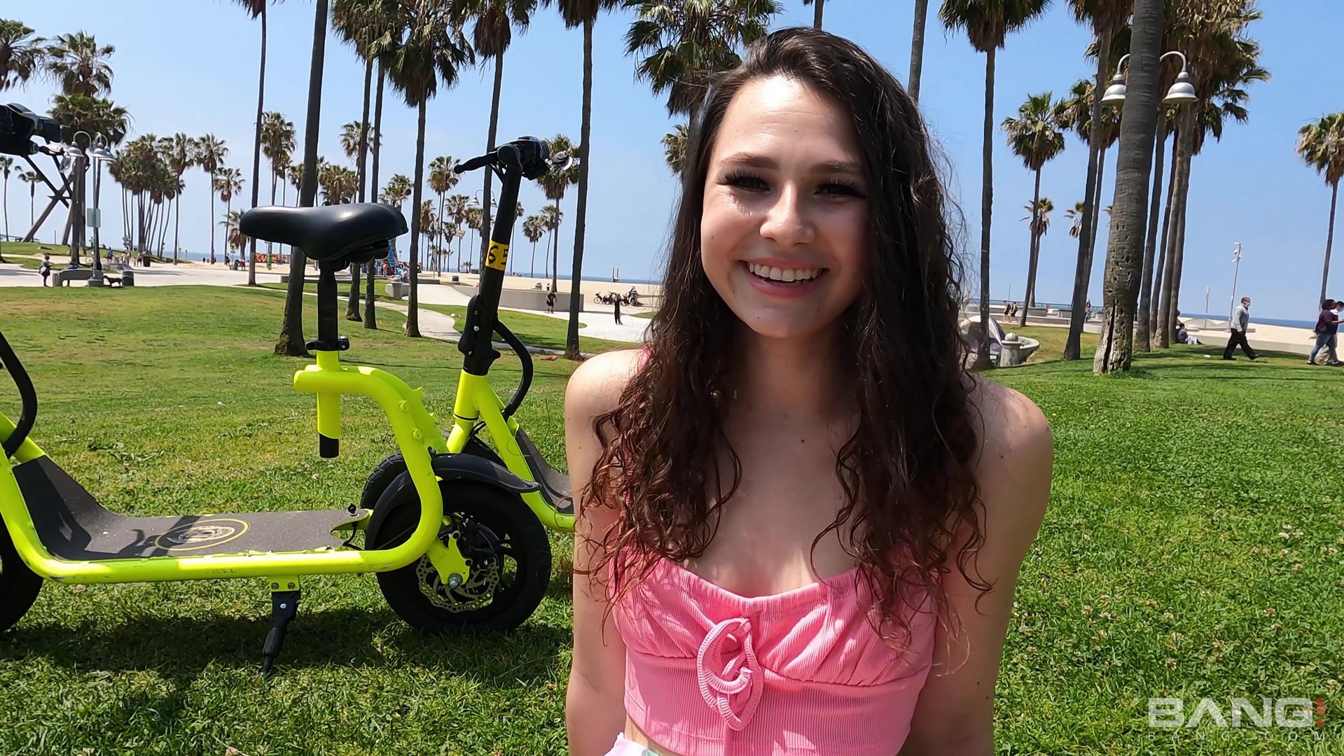 Liz Jordan Wears A G String Under Her Miniskirt And Flashes In Public