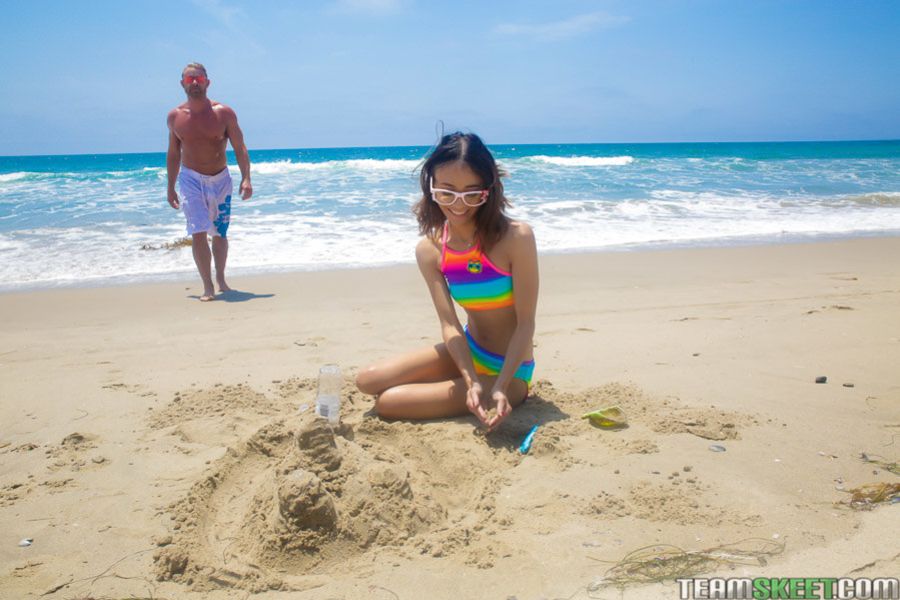 Petite Beach Babe Gets Boned