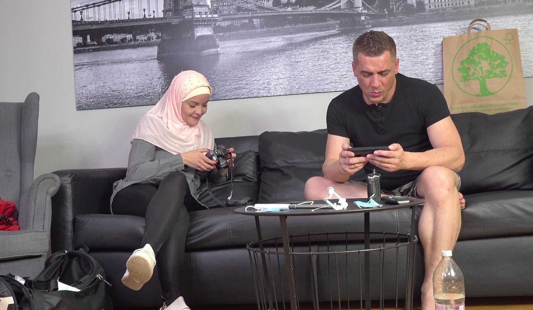 Punishing a disobedient Muslim wife 2