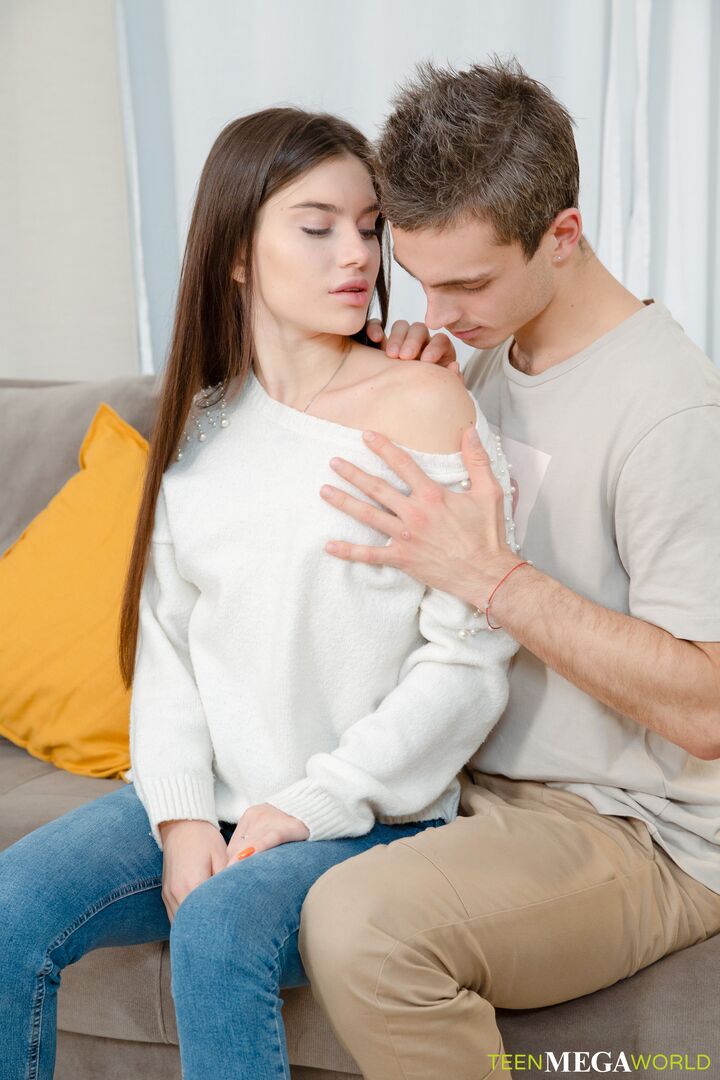 Love juice all over her belly