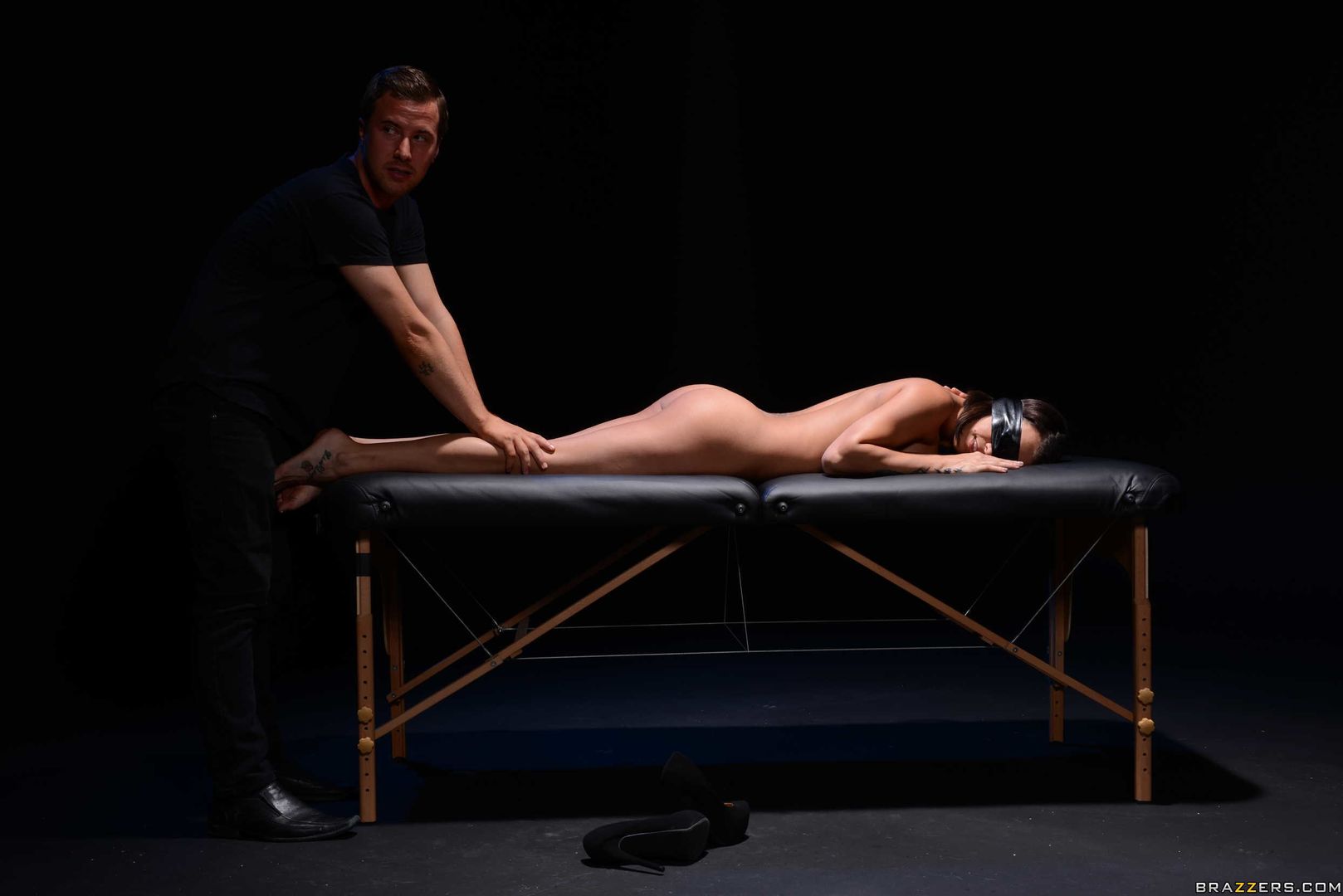 The Blindfold Massage