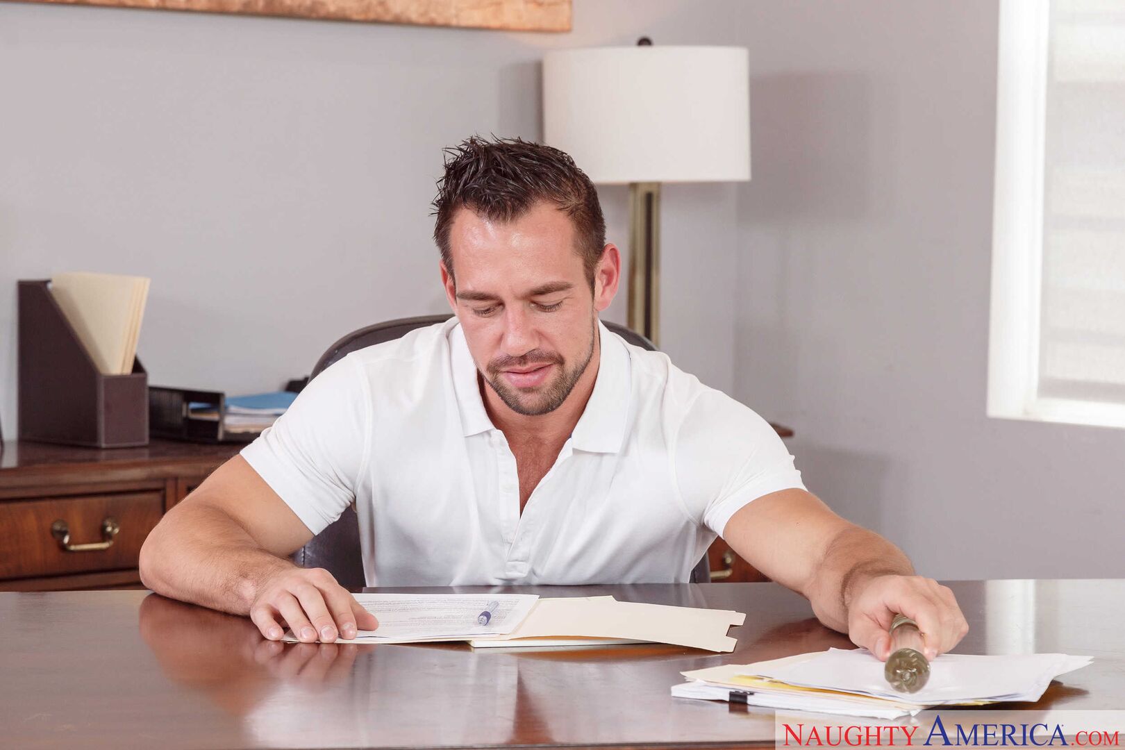 Peta Jensen fucking in the desk with her bubble butt