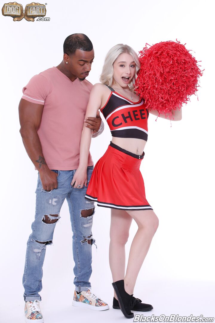 Scarlett Hampton-BlacksOnBlondes