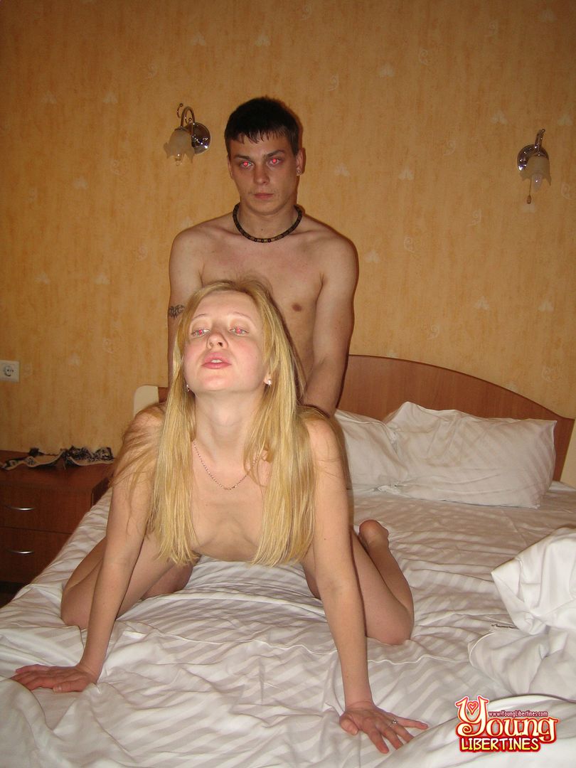 TEENY LOVES REVERSE COCK RIDING