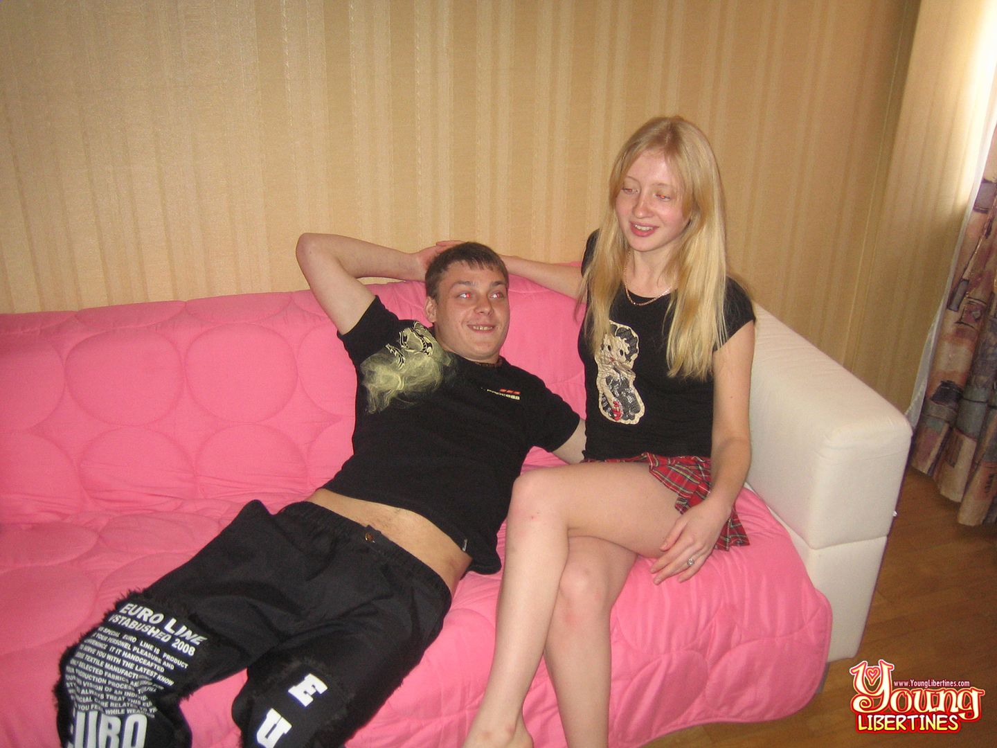 THIS BLONDE IS A REAL SEDUCER
