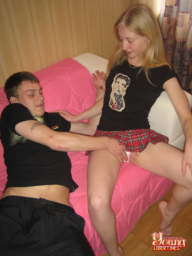 THIS BLONDE IS A REAL SEDUCER