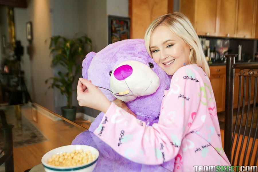 Tiny Play Time Pussy