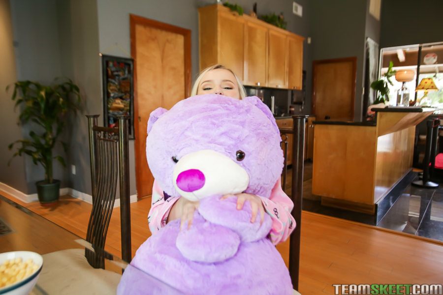 Tiny Play Time Pussy