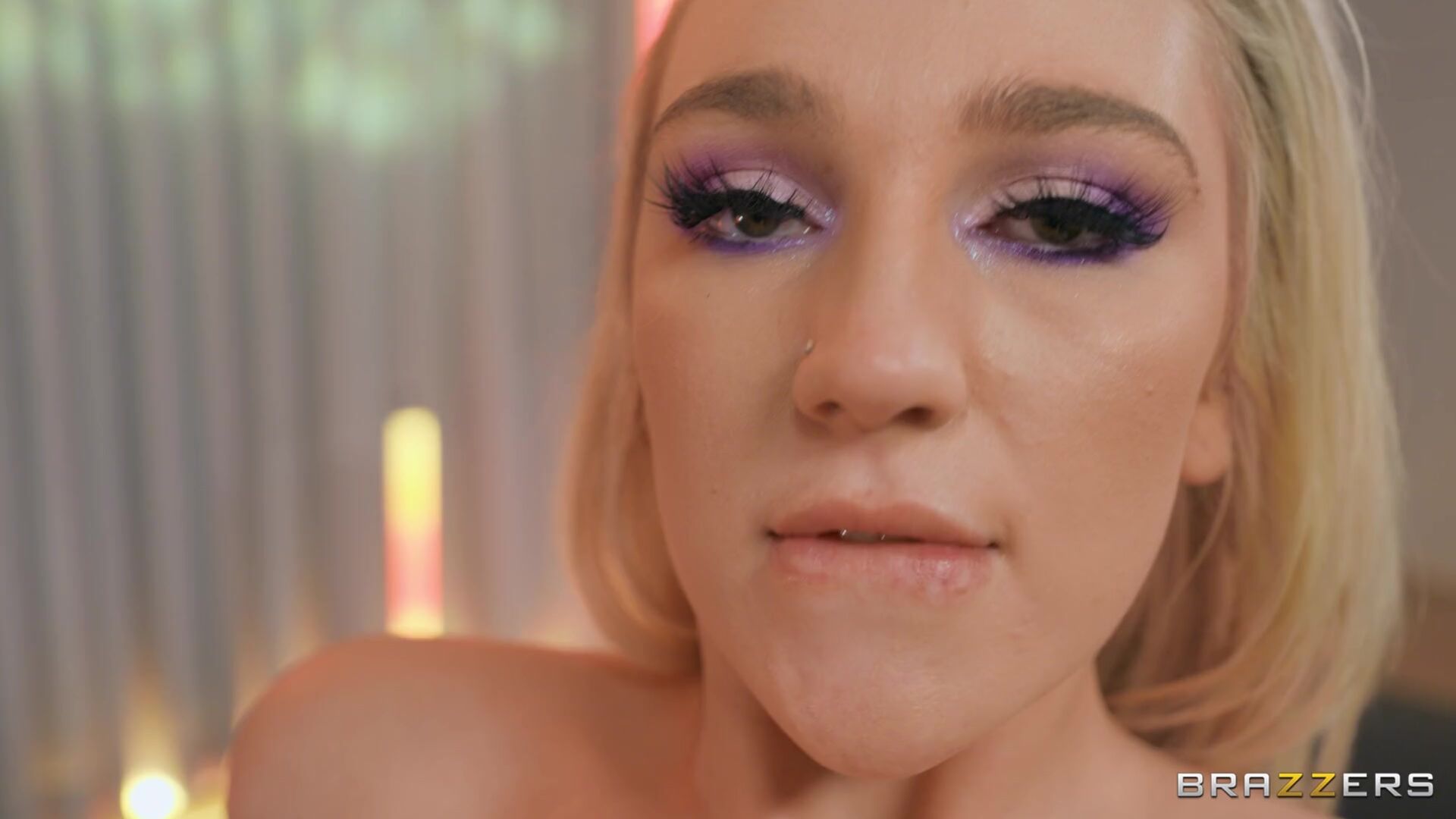Kendra Glitters In Gold