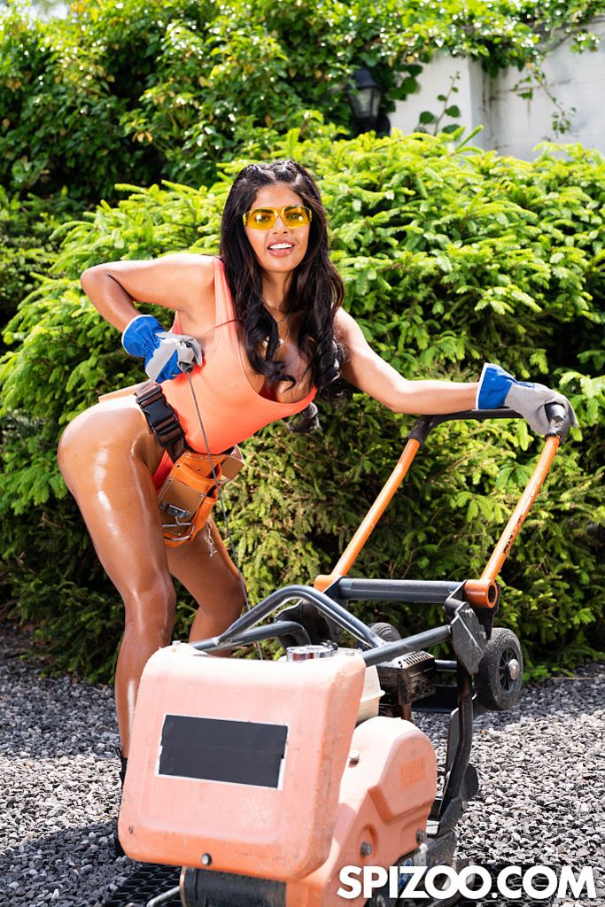 Curvy Sheila Ortega Works Hard And Gets Pounded Harder