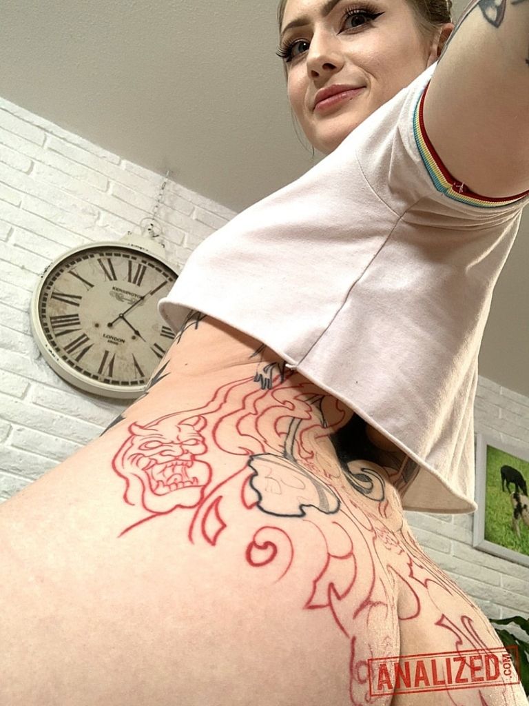 Baby Sid: PAWG Stretches Both Holes To The Max