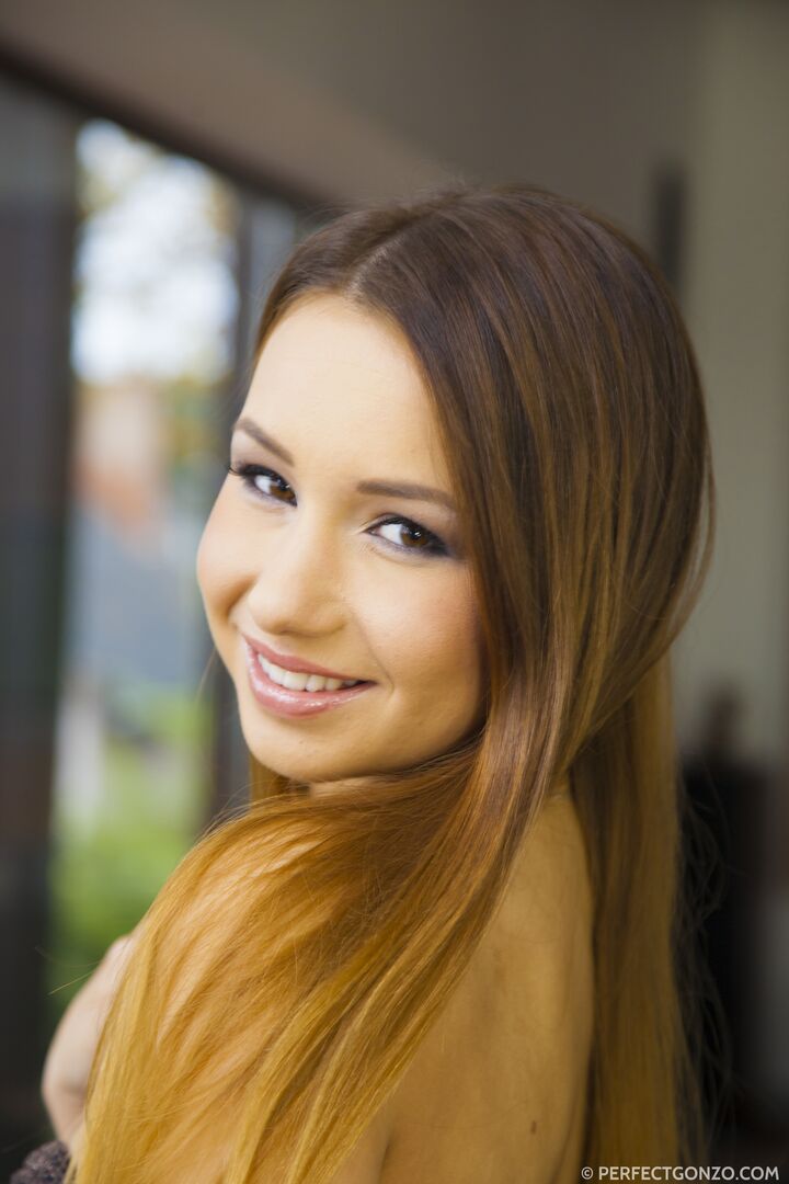 Taylor Sands 4