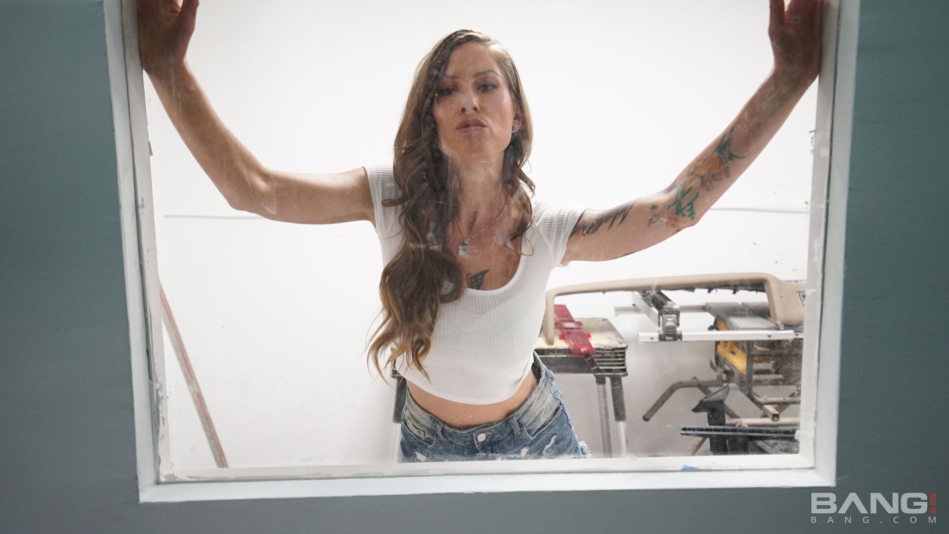 Tricia Oaks Fucks For Cash To Get Her Boyfriend Out Of Jail