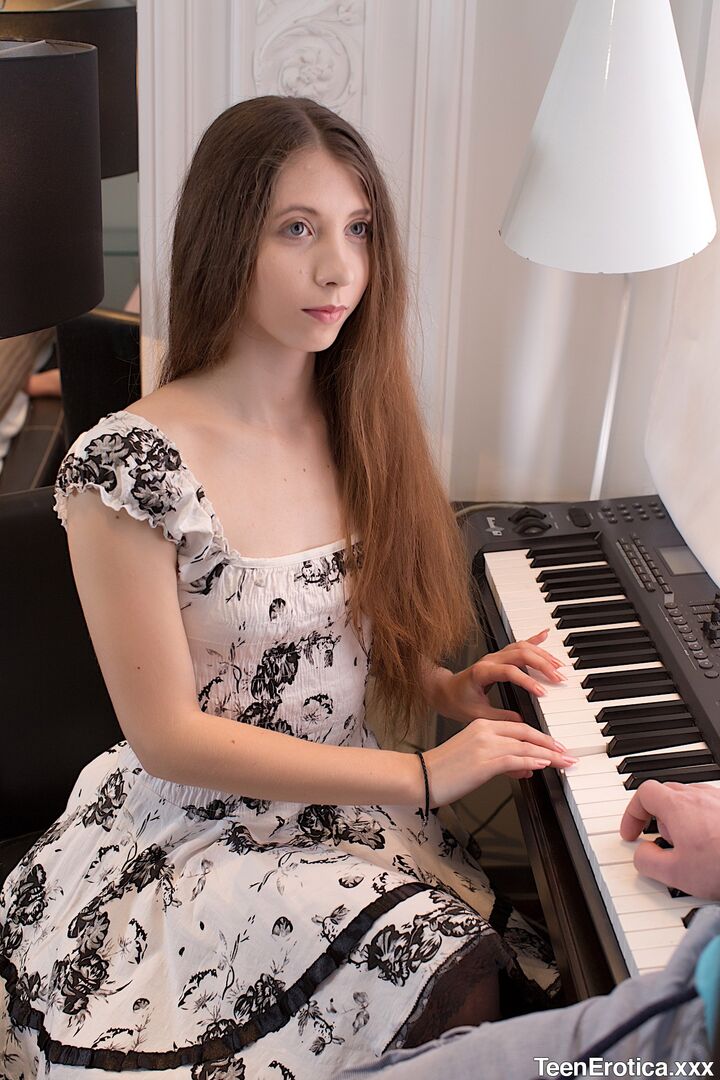 Sweet Teen Takes It Up the Ass
