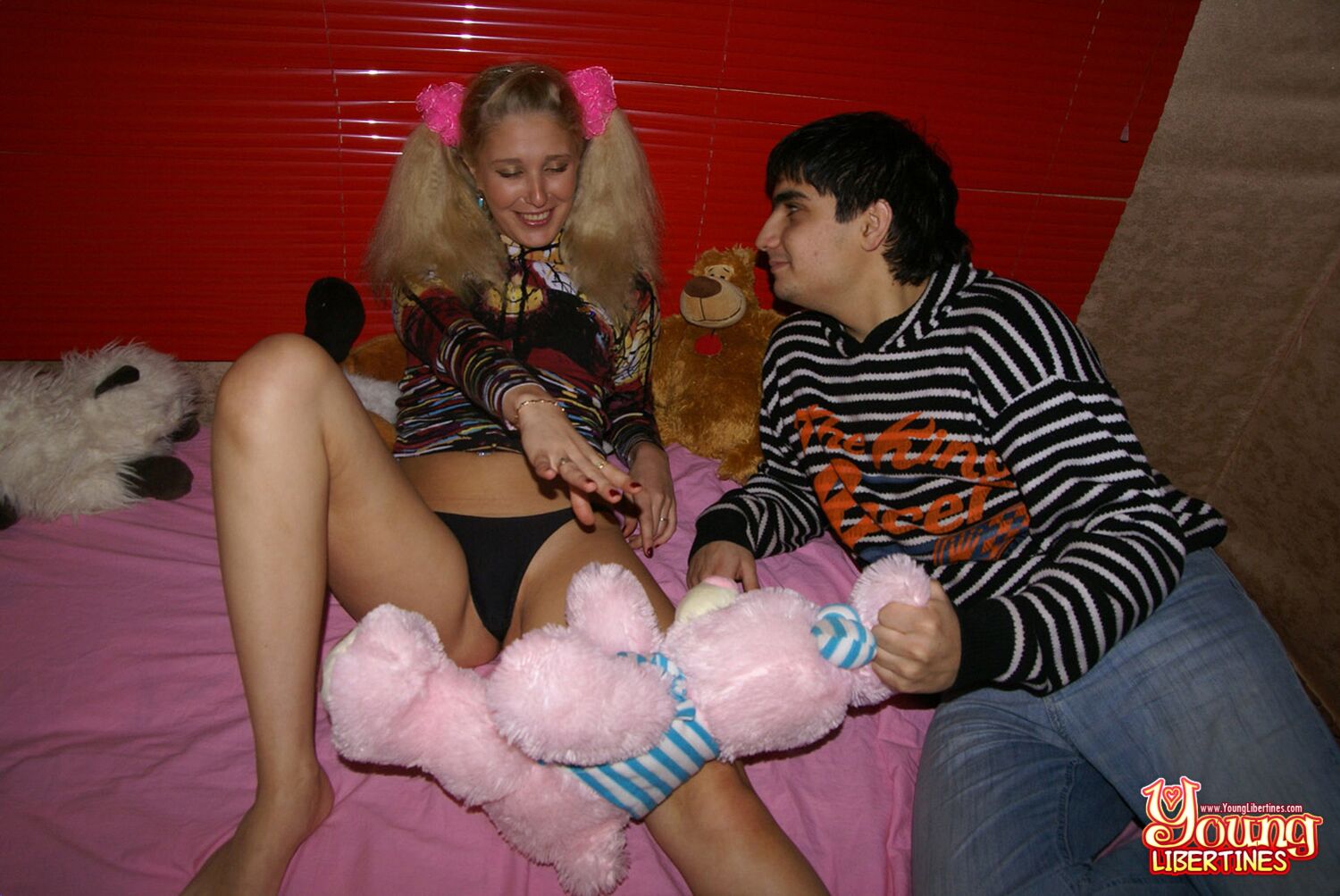 AMATEUR SEX AND CUMSHOT ON TITS