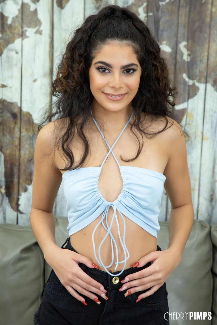 Gorgeous Newbie Angel Gostosa Masturbates For You LIVE