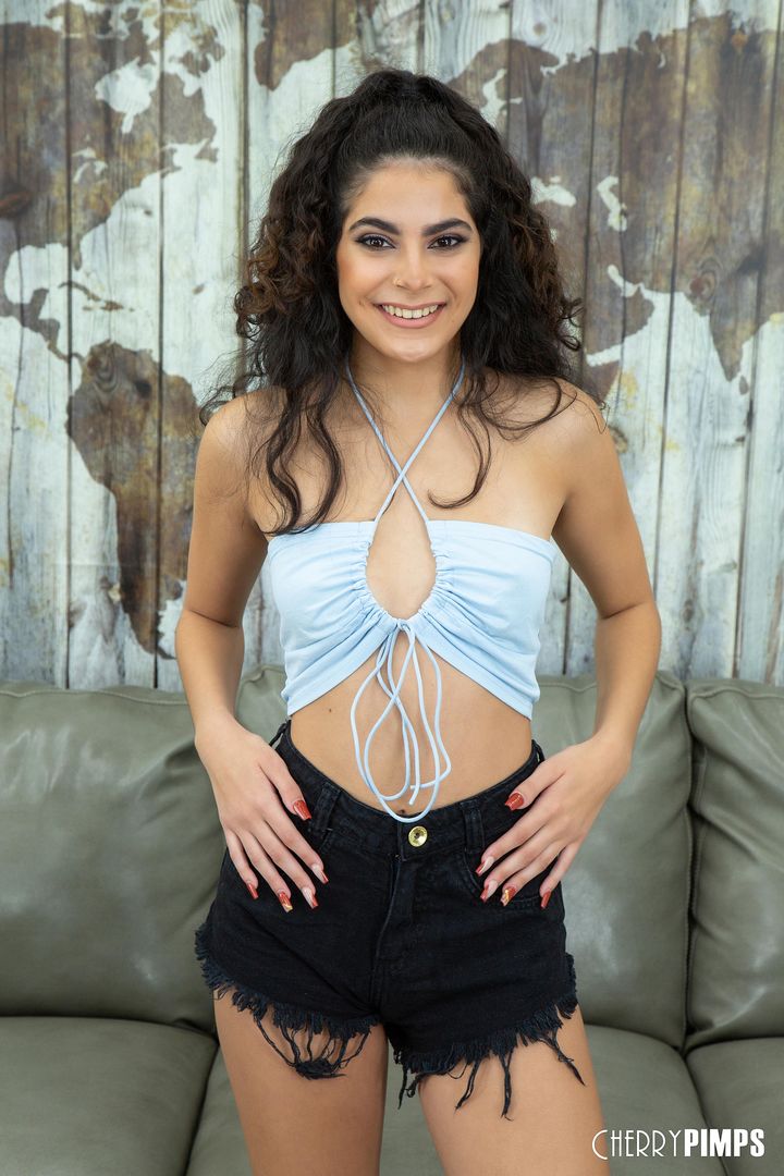 Gorgeous Newbie Angel Gostosa Masturbates For You LIVE