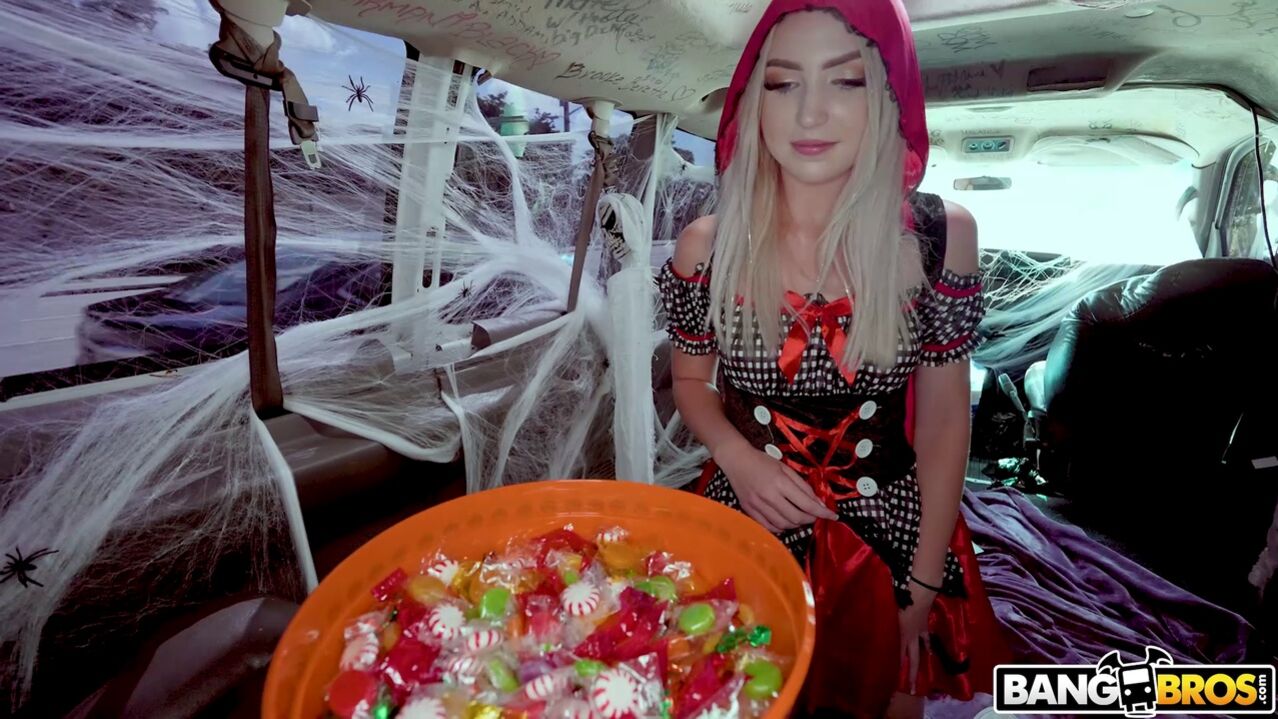 Little Red Riding Hoe