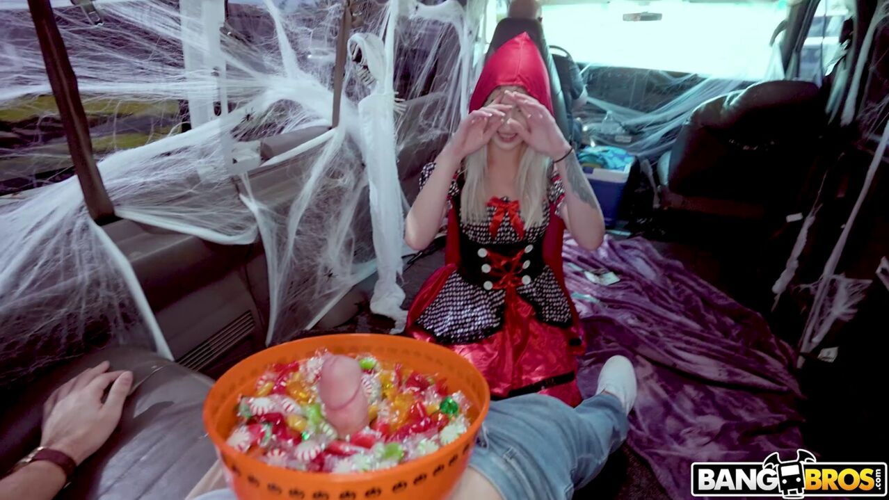 Little Red Riding Hoe