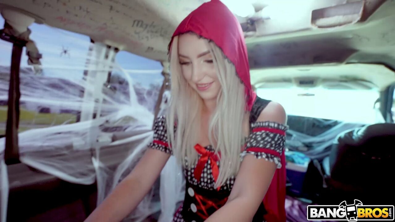 Little Red Riding Hoe