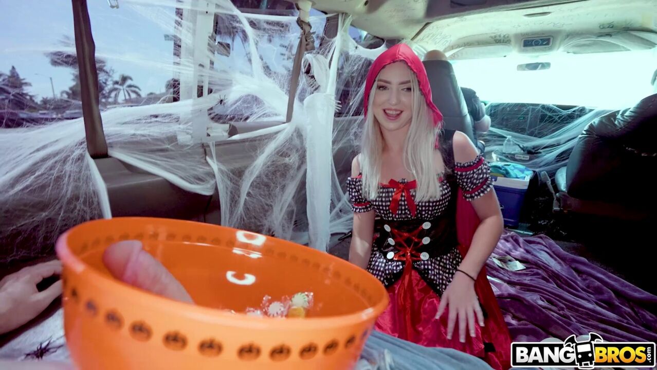 Little Red Riding Hoe