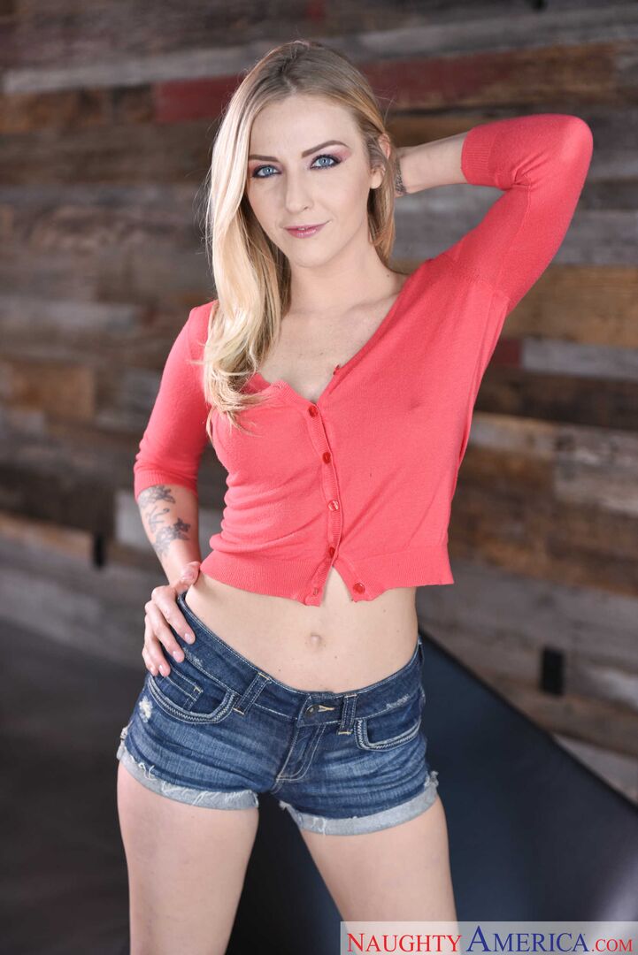 Karla Kush fucking in the chair with her bubble butt