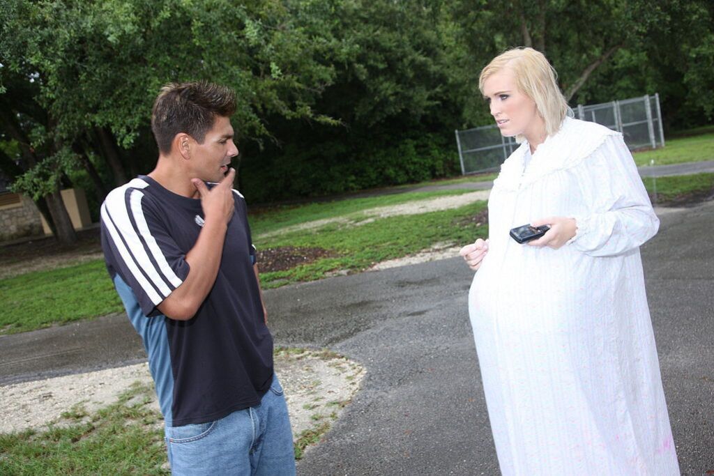 Drop Dead Gorgeous Amanda Bryant Gets Some Man Meat