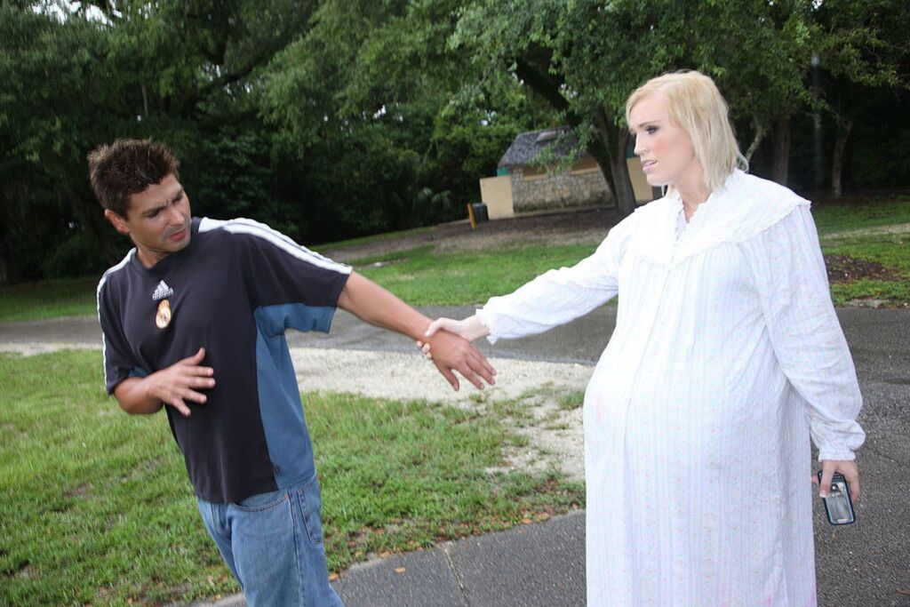 Drop Dead Gorgeous Amanda Bryant Gets Some Man Meat