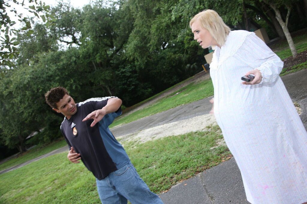 Drop Dead Gorgeous Amanda Bryant Gets Some Man Meat