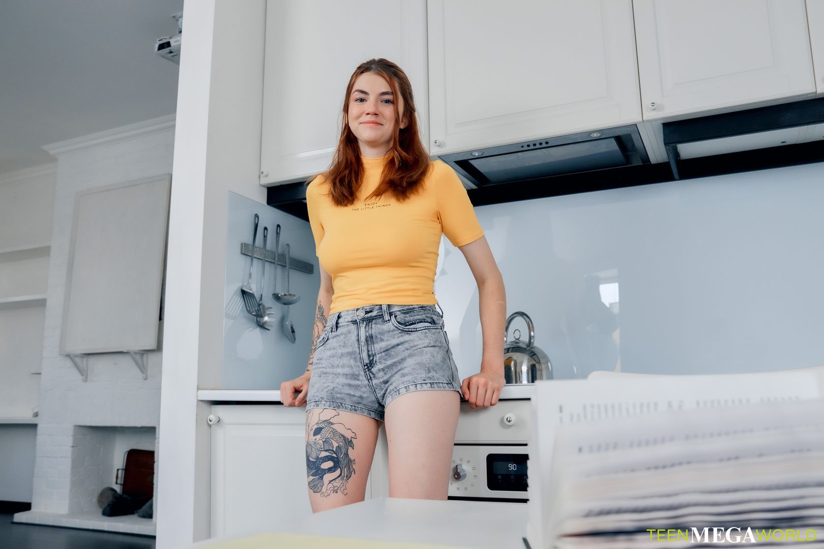 Hard-working cutie shows her boobs